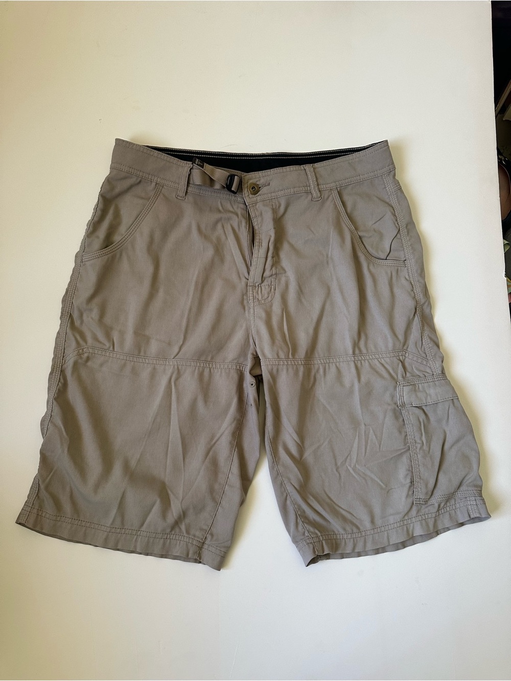 PrAna Men's Stretch hiking Cargo Shorts in Light Taupe ~M